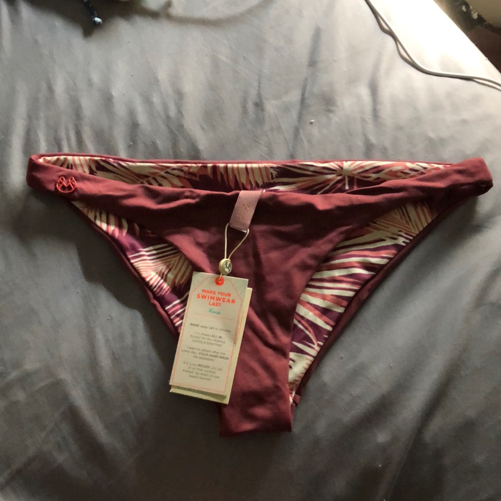Maaji Juneberry bottoms size L